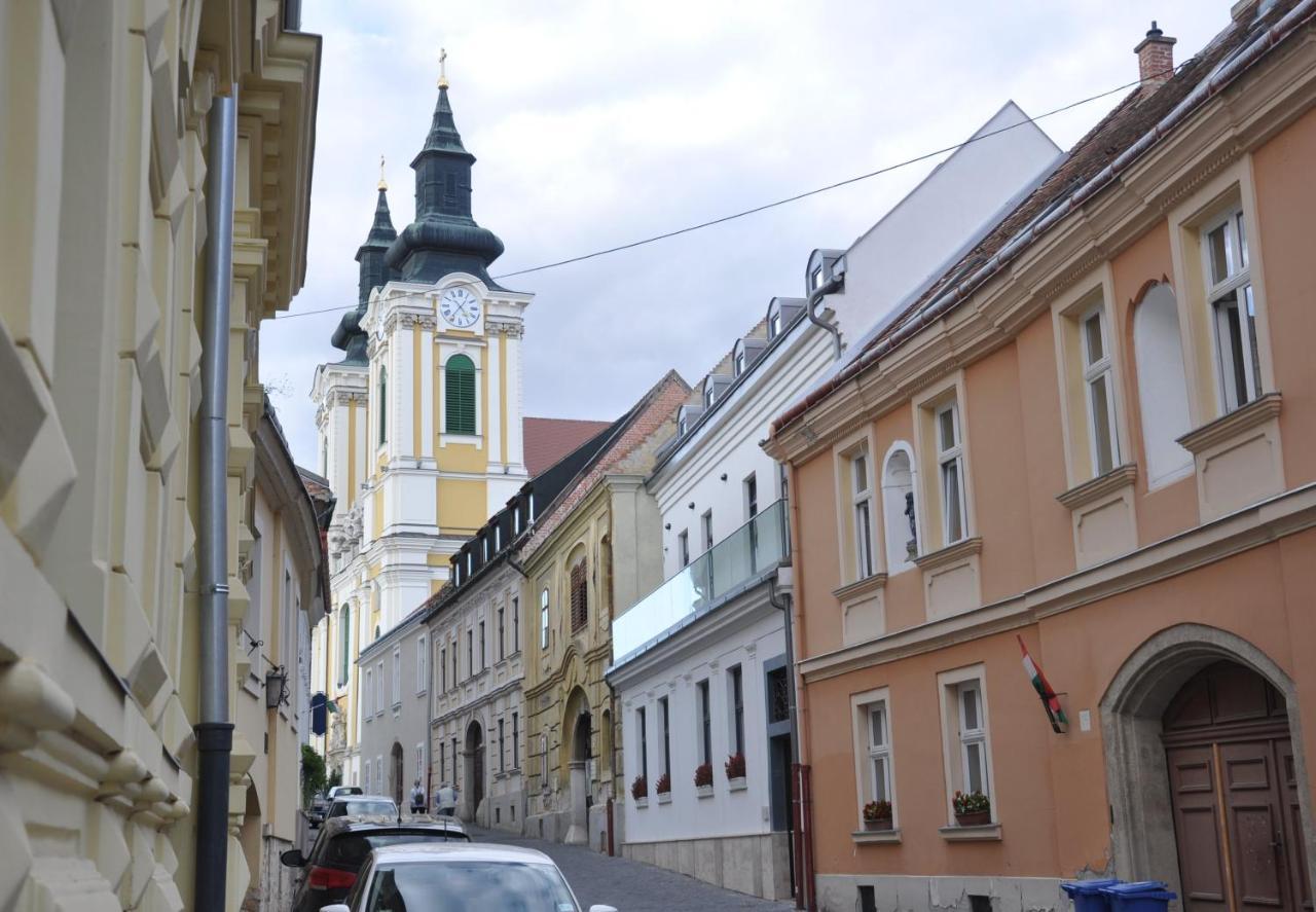 Central Vendeghaz Szekesfehervar Exterior photo