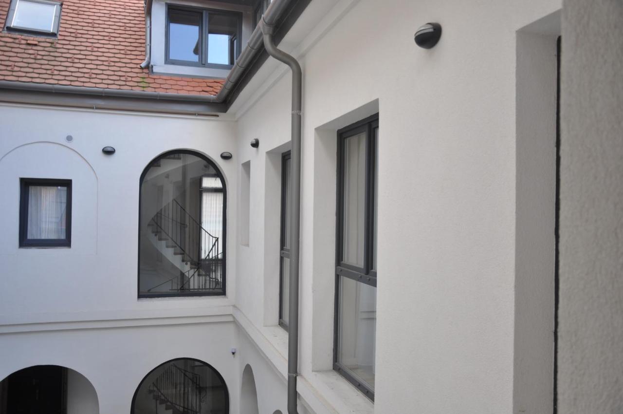 Central Vendeghaz Szekesfehervar Exterior photo