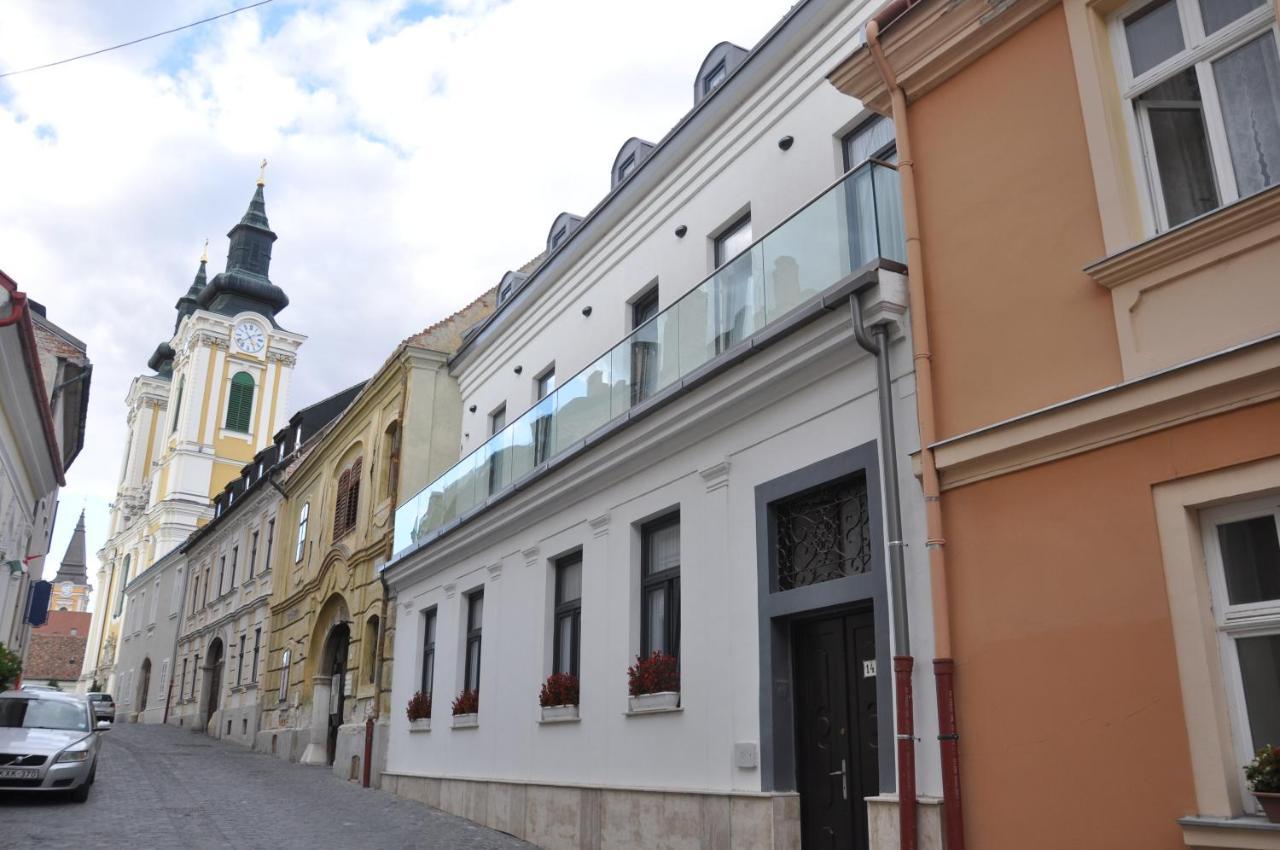 Central Vendeghaz Szekesfehervar Exterior photo